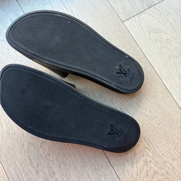 Louis Vuitton Monogram Brown and Black Slides - Picture 6 of 9